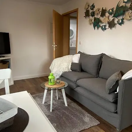 Ferienbungalow Mit Terrasse Vorteilspreis Waehrend Neubau 펜션 페마른